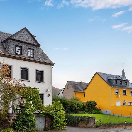 Serene Holiday Home In Nehren With A Beautiful Garden Exteriör bild